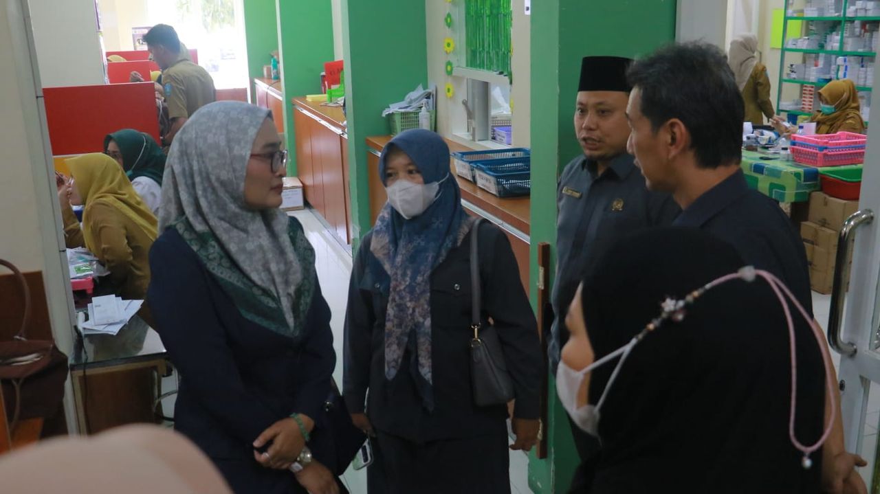 Pemantauan loket dan layanan obat RSUD
